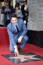 James Franco Eksis di Hollywood Walk of Fame