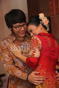 Juwita dan Barry tampaknya siap menikah di usia relatif muda.