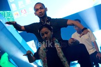 Sandrina yang ditemani Belda Zando sang penari api, akan menampilkan Reog Ponorogo pada Minggu (10/3/2013). Ridho/detikHot.