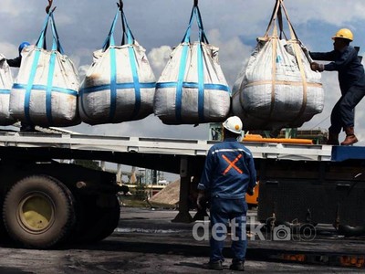 Krakatau Steel Kurangi Impor Bahan Baku