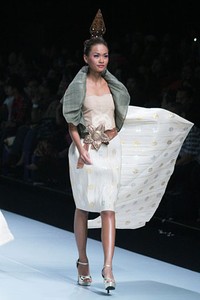 Jakarta, Indonesia - 16 Februari. Rosso Frendly Nature. Indonesia Fashion Week 2013 at Jakarta Convention Center. 16 Februari 2013. Senayan. Jakarta. [Foto: Mohammad Abduh/Wolipop]