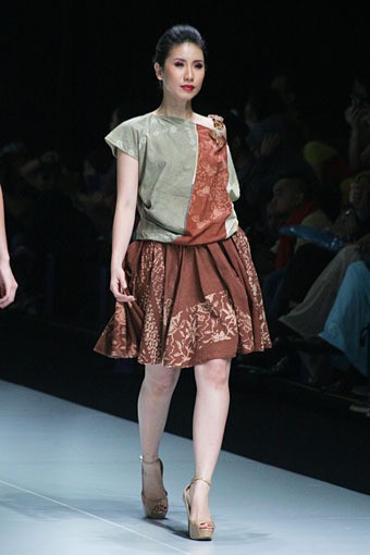 Jakarta, Indonesia - 16 Februari. Rosso Frendly Nature. Indonesia Fashion Week 2013 at Jakarta Convention Center. 16 Februari 2013. Senayan. Jakarta. [Foto: Mohammad Abduh/Wolipop]