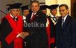 Gelar Doktor Kehormatan Untuk Taufiq Kiemas