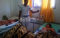      Siti Hawa (55) dan Nurliana (22) mendapatkan perawatan Intensif di RSU Cut Muetia setelah mengalami luka bakar serius akibat diduga minyak tanah oplosan.  Feri Fernandes/detikfoto