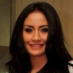 Lelang Amal, Shinta Bachir Bantu Anak Penderita Kanker
