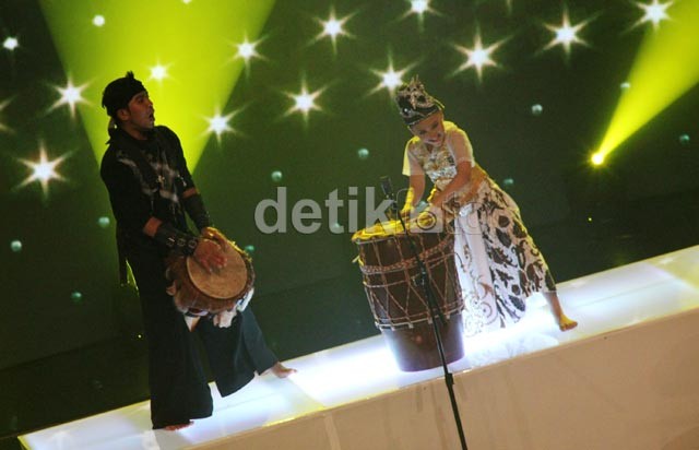 Aksi Panggung Tiga Finalis IMB