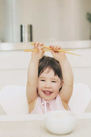 Lakukan Cara Jitu Ini Agar Anak Doyan Makan