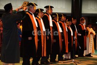 Kedelapan hakim agung disumpah.