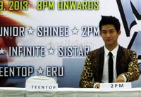 Taecyeon yang selalu tebar senyuman selama jumpa pers berlangsung. (Kanti/detikHOT)