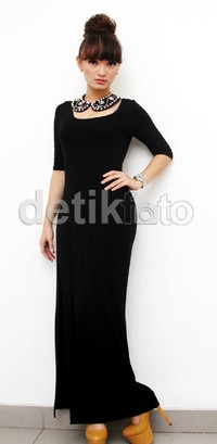 Zaskia berpose di depan kamera. Gusmun/detikFoto.