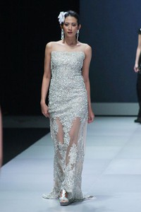 Jakarta, Indonesia - 16 Februari. Indische by Riri Rengganis. Indonesia Fashion Week 2013 at Jakarta Convention Center. 16 Februari 2013. Senayan. Jakarta. [Foto: Mohammad Abduh/Wolipop]