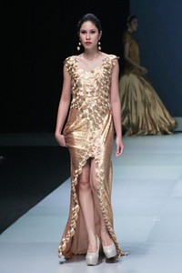 Jakarta, Indonesia - 16 Februari. Indische by Riri Rengganis. Indonesia Fashion Week 2013 at Jakarta Convention Center. 16 Februari 2013. Senayan. Jakarta. [Foto: Mohammad Abduh/Wolipop]