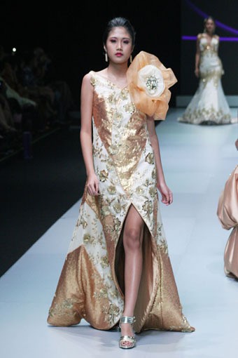 Jakarta, Indonesia - 16 Februari. Indische by Riri Rengganis. Indonesia Fashion Week 2013 at Jakarta Convention Center. 16 Februari 2013. Senayan. Jakarta. [Foto: Mohammad Abduh/Wolipop]