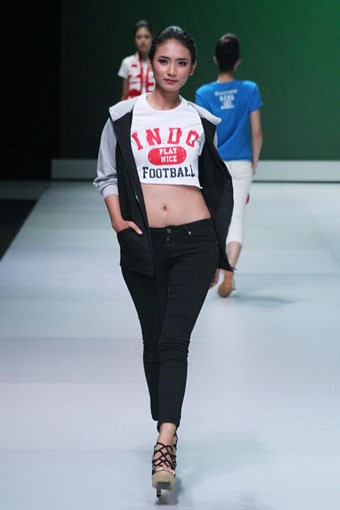 Jakarta, Indonesia - 16 Februari. Sandryant @iamUNIFIT. Indonesia Fashion Week 2013 at Jakarta Convention Center. 16 Februari 2013. Senayan. Jakarta. [Foto: Mohammad Abduh/Wolipop]