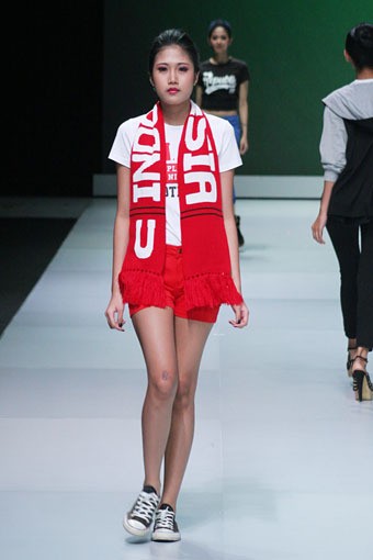 Jakarta, Indonesia - 16 Februari. Sandryant @iamUNIFIT. Indonesia Fashion Week 2013 at Jakarta Convention Center. 16 Februari 2013. Senayan. Jakarta. [Foto: Mohammad Abduh/Wolipop]