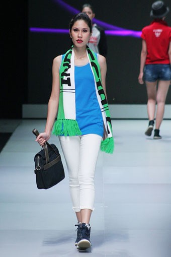 Jakarta, Indonesia - 16 Februari. Sandryant @iamUNIFIT. Indonesia Fashion Week 2013 at Jakarta Convention Center. 16 Februari 2013. Senayan. Jakarta. [Foto: Mohammad Abduh/Wolipop]