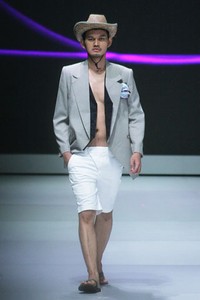 Jakarta, Indonesia - 16 Februari. Ai Syarief Individualism. Indonesia Fashion Week 2013 at Jakarta Convention Center. 16 Februari 2013. Senayan. Jakarta. [Foto: Mohammad Abduh/Wolipop]