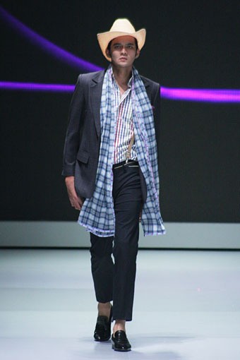 Jakarta, Indonesia - 16 Februari. Ai Syarief Individualism. Indonesia Fashion Week 2013 at Jakarta Convention Center. 16 Februari 2013. Senayan. Jakarta. [Foto: Mohammad Abduh/Wolipop]