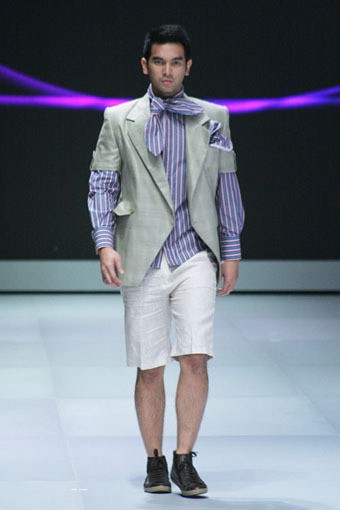 Jakarta, Indonesia - 16 Februari. Ai Syarief Individualism. Indonesia Fashion Week 2013 at Jakarta Convention Center. 16 Februari 2013. Senayan. Jakarta. [Foto: Mohammad Abduh/Wolipop]