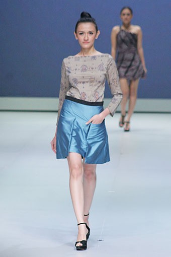 Jakarta, Indonesia - 16 Februari. Martha Ellen Introducing a New Line in Ikat. Indonesia Fashion Week 2013 at Jakarta Convention Center. 16 Februari 2013. Senayan. Jakarta. [Foto: Mohammad Abduh/Wolipop]