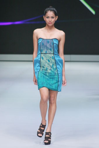 Jakarta, Indonesia - 16 Februari. Martha Ellen Introducing a New Line in Ikat. Indonesia Fashion Week 2013 at Jakarta Convention Center. 16 Februari 2013. Senayan. Jakarta. [Foto: Mohammad Abduh/Wolipop]