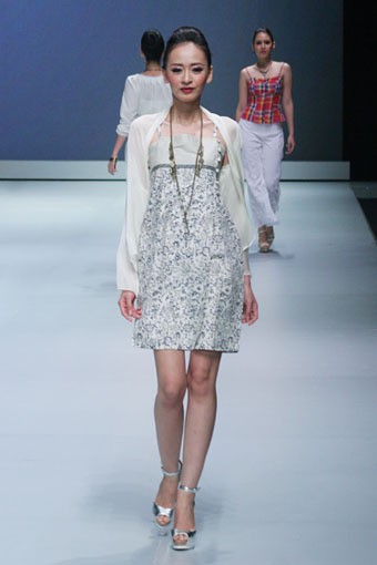 Jakarta, Indonesia - 16 Februari. Indische by Riri Rengganis. Indonesia Fashion Week 2013 at Jakarta Convention Center. 16 Februari 2013. Senayan. Jakarta. [Foto: Mohammad Abduh/Wolipop]