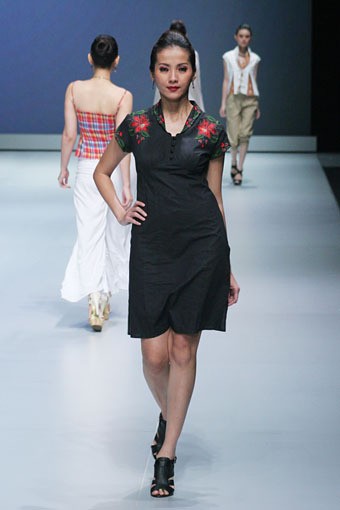 Jakarta, Indonesia - 16 Februari. Indische by Riri Rengganis. Indonesia Fashion Week 2013 at Jakarta Convention Center. 16 Februari 2013. Senayan. Jakarta. [Foto: Mohammad Abduh/Wolipop]