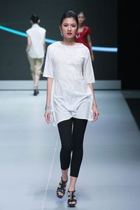 Jakarta, Indonesia - 16 Februari. Indische by Riri Rengganis. Indonesia Fashion Week 2013 at Jakarta Convention Center. 16 Februari 2013. Senayan. Jakarta. [Foto: Mohammad Abduh/Wolipop]