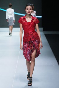 Jakarta, Indonesia - 16 Februari. Indische by Riri Rengganis. Indonesia Fashion Week 2013 at Jakarta Convention Center. 16 Februari 2013. Senayan. Jakarta. [Foto: Mohammad Abduh/Wolipop]