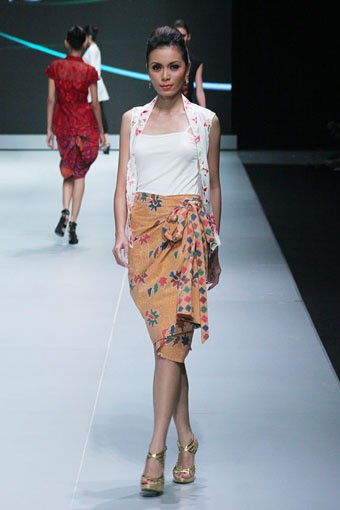 Jakarta, Indonesia - 16 Februari. Indische by Riri Rengganis. Indonesia Fashion Week 2013 at Jakarta Convention Center. 16 Februari 2013. Senayan. Jakarta. [Foto: Mohammad Abduh/Wolipop]