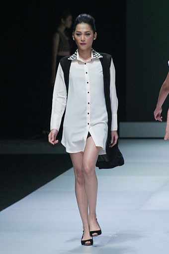 Jakarta, Indonesia - 16 Februari. Tertia Enda Forbidden. Indonesia Fashion Week 2013 at Jakarta Convention Center. 16 Februari 2013. Senayan. Jakarta. [Foto: Mohammad Abduh/Wolipop]