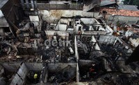 Sekitar 30 rumah ludes terbakar.