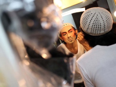 Melihat Back Stage Pementasan Sampek Engtay