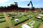 Penyempitan Lahan Makam di Jakarta