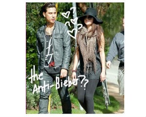 Putus dari Justin Bieber, Selena Gomez Kencan dengan Pria Misterius?