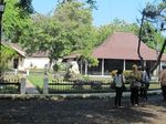 Barang Pusaka Bertaburan di Keraton Kasepuhan Cirebon