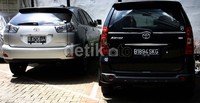 Berdasarkan penelusuran, dalam STNK mobil-mobil mewah itu tidak diatasnamakan Irjen Djoko. Tapi atas nama orang lain yang memiliki kaitan dengan Jenderal Bintang Dua itu. Ramses/detikFoto.