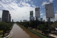 Seperti terlihat di pinggir BKB di kawasan Latuharhari, Jakarta Pusat, Rabu (13/3).