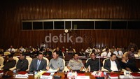 Rapat kali ini mengagendakan pengusutan aset Bank Century.