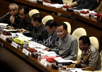 Dalam rapat ini, Menkum HAN, Amir Syamsuddin meluruskan pernyataan Dubes RI untuk Swiss, Djoko Susilo yang menyebut Wakil Menkumham Denny Indrayana memimpin tim khusus pemburuan aset kasus Bank Century. Amir menegaskan tim terpadu tetap dipimpin Wakil Jaksa Agung Darmono.