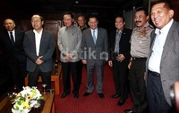 Semua pejabat penanggungjawab penelusuran aset Bank Century hadir dalam rapat tersebut.