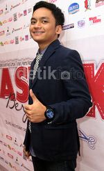 Calvin Jeremy Tampil Rapi