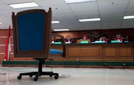 Tak Ada di Persidangan, Neneng Diberi Kelonggaran untuk Tanggapi Vonis