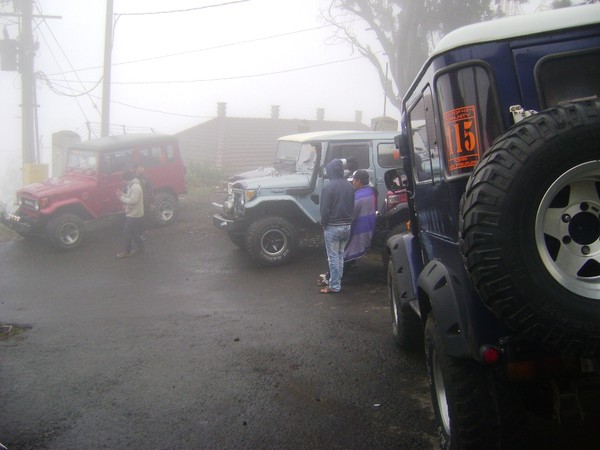  Naik  Mobil  4WD Cara Keren Menjelajahi Bromo