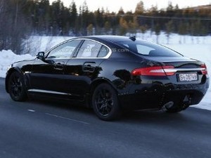 Sedan Murah Jaguar Tertangkap Kamera