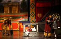 Lakon 'Sampek Engtay' diperankan oleh generasi baru Teater Koma, diantaranya Ade Firman Hakim yang akan memerankan Sampek.
