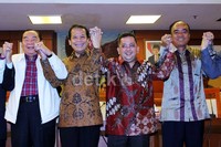 Beberapa anggota BK hadir dalam pelantikan tersebut, diantaranya  Abdul Wahab Dalimonte dan Siswono Yudhohusodo. Ramses/detikFoto.