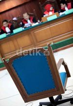 Neneng Sakit, Tipikor Memvonis Kursi Kosong