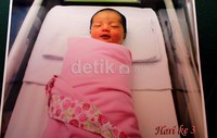 Putri pertamanya itu diberi nama Aqilah Dewi.