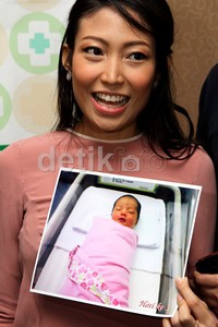 Nama Aqilah Dewi sendiri diambil dari nama belakang Ayu.